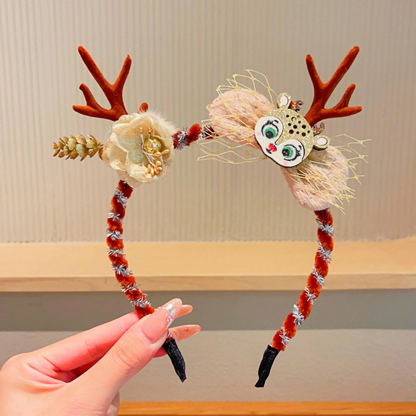 크리스마스 테마의 부드러운 소재 헤어밴드, 귀여운 산타 - Reindeer Antlers Headband 리뷰 및 가격